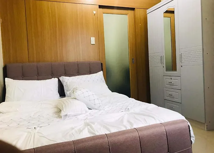 Jeanjun's Place Apartahotel Manila